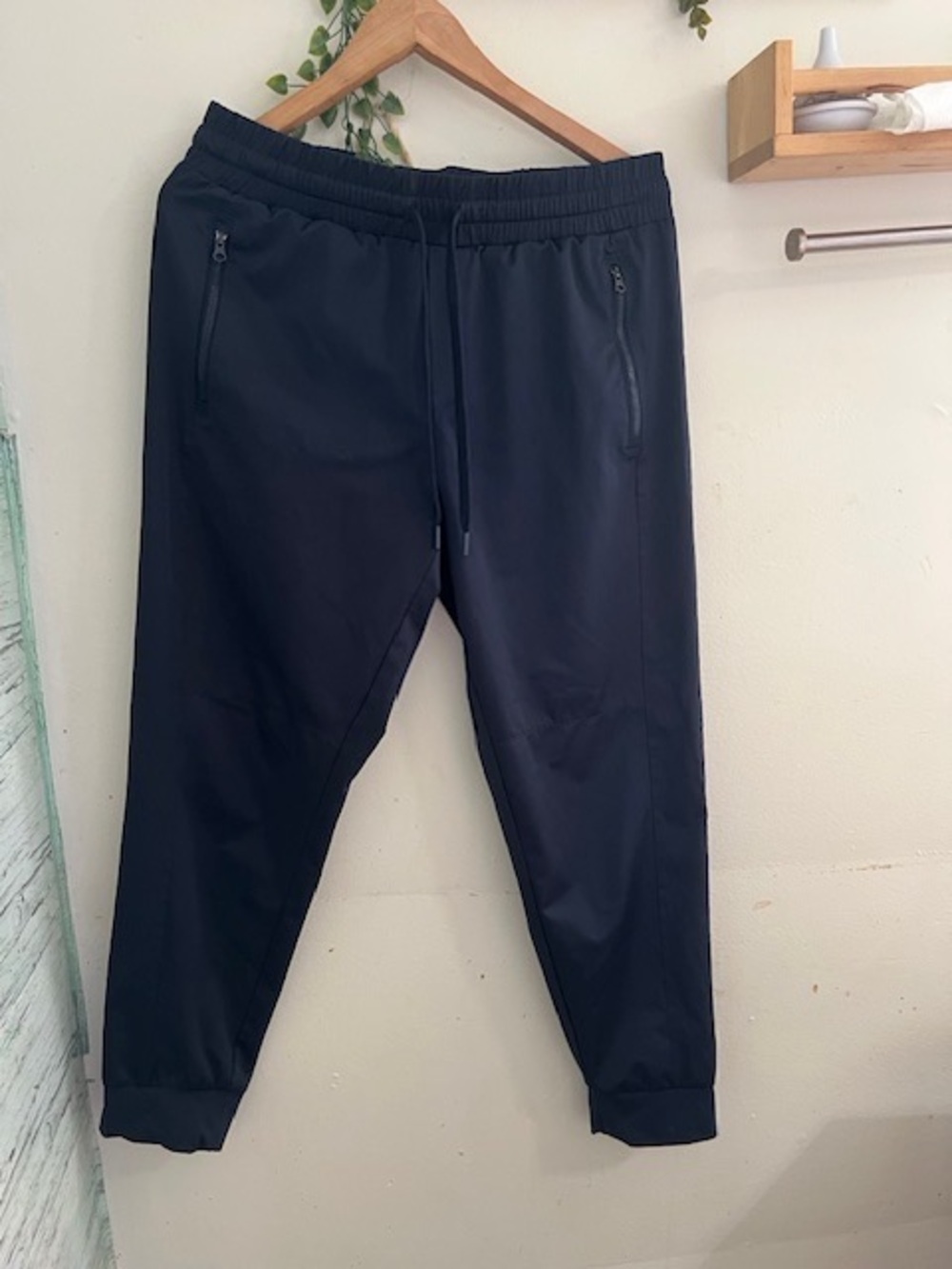 Women's Black Zip-Pocket Jogger Pants